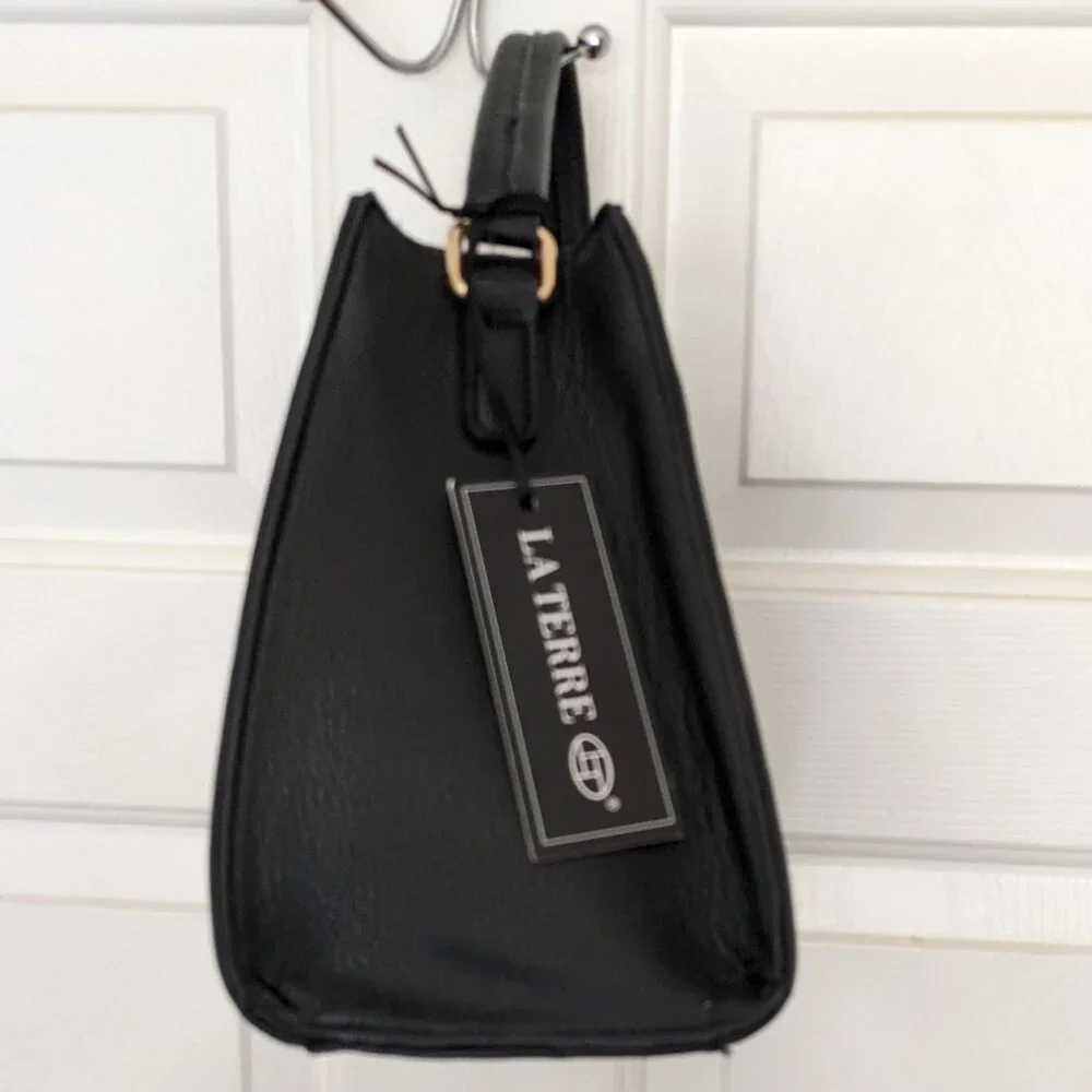 La Terre Pre Approved Vegan Leather/Faux Leather Purse, New With Tags,
